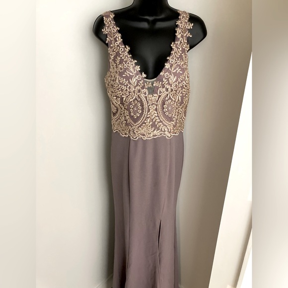 Full length lilac and gold evening gown - Picture 3 of 12